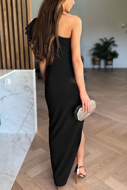 Caz - Vestido midi con hombros al descubierto y mangas con volantes