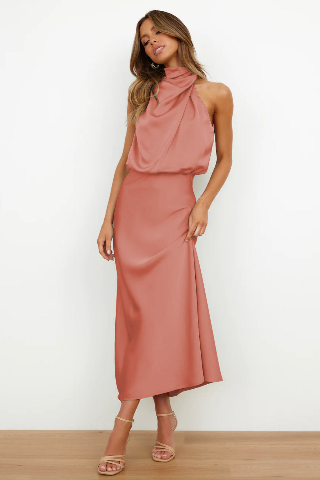 MADDIE – VESTIDO ELEGANTE CON ESCOTE DRAPEADO