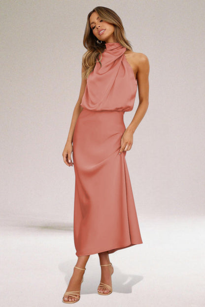 Élodie™ | Vestido de satén glamoroso con cuello halter.