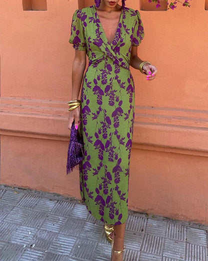 Aria™ - Elegante vestido de escote en V profundo con patrón de hojas