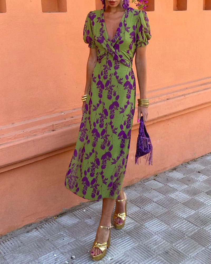 Aria™ - Elegante vestido de escote en V profundo con patrón de hojas