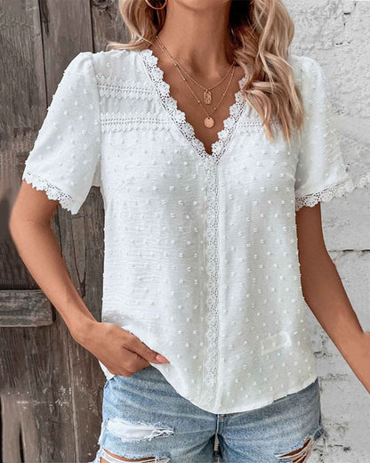 ZOE | Blusa de encaje de mangas cortas con escote en V