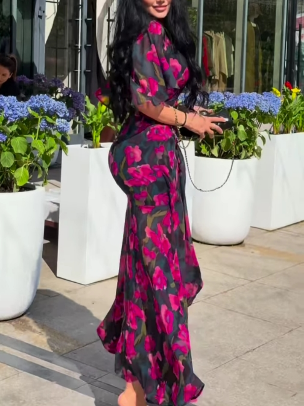 Vestido impreso de manga trompeta con escote en V
