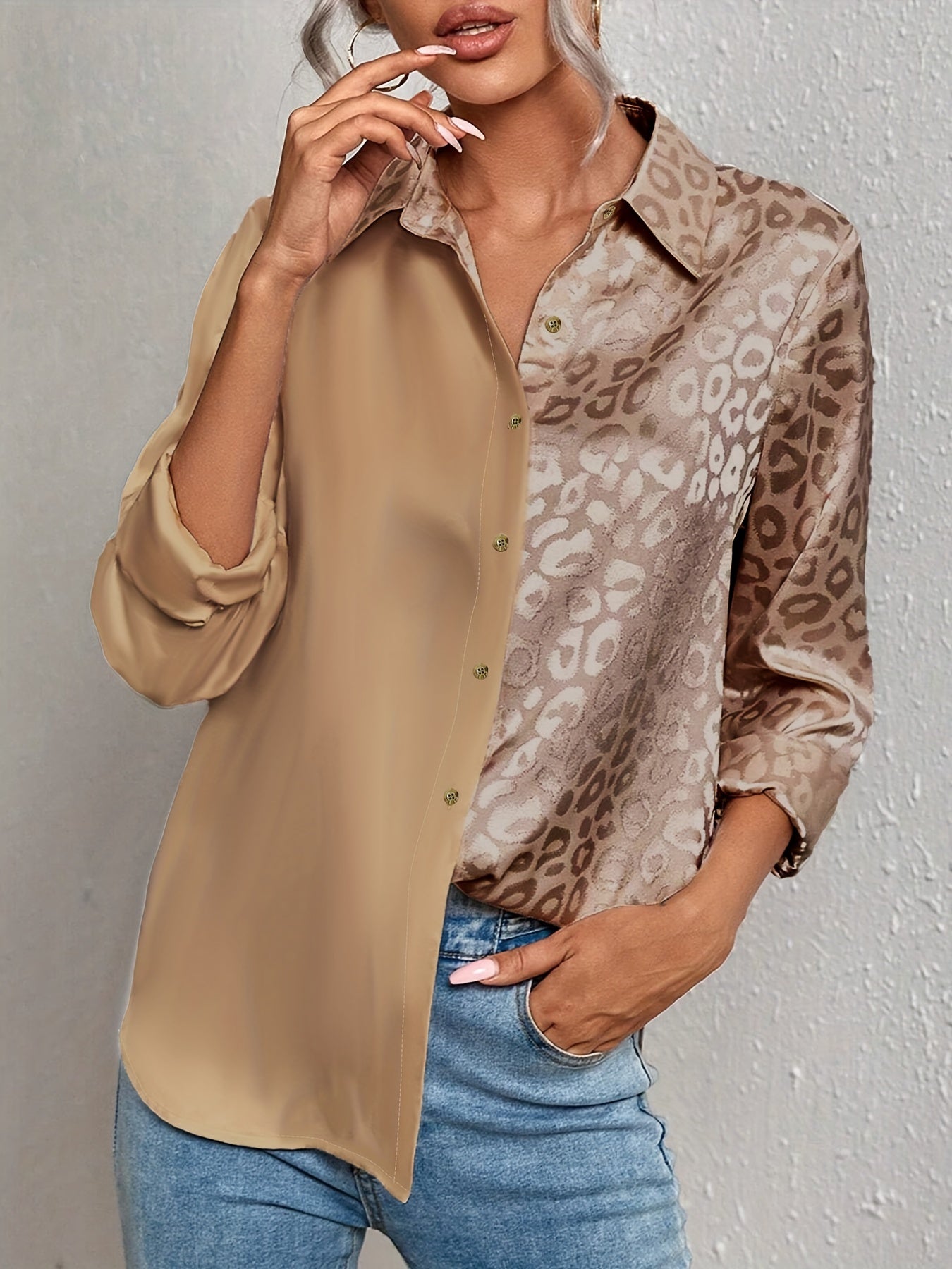 Gwendolyn - Camisa de Botones de Satén Bicolor con Estampado de Leopardo