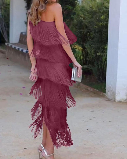 Vestido de flecos elegante Maya con hombros al aire