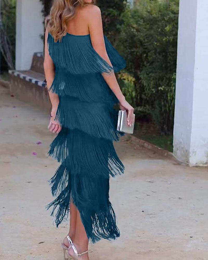 Vestido de flecos elegante Maya con hombros al aire