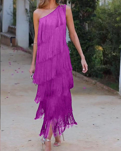 Vestido de flecos elegante Maya con hombros al aire