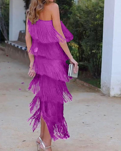 Vestido de flecos elegante Maya con hombros al aire