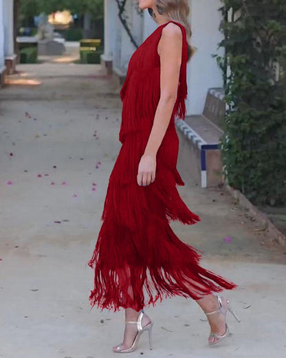 Vestido elegante de flecos Maya con hombros al descubierto
