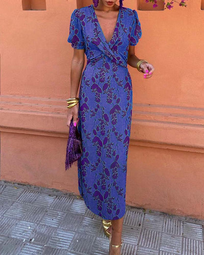 Aria™ - Elegante vestido de escote en V profundo con patrón de hojas