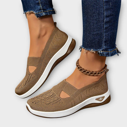 Zapatillas de paseo slip-on de malla confort