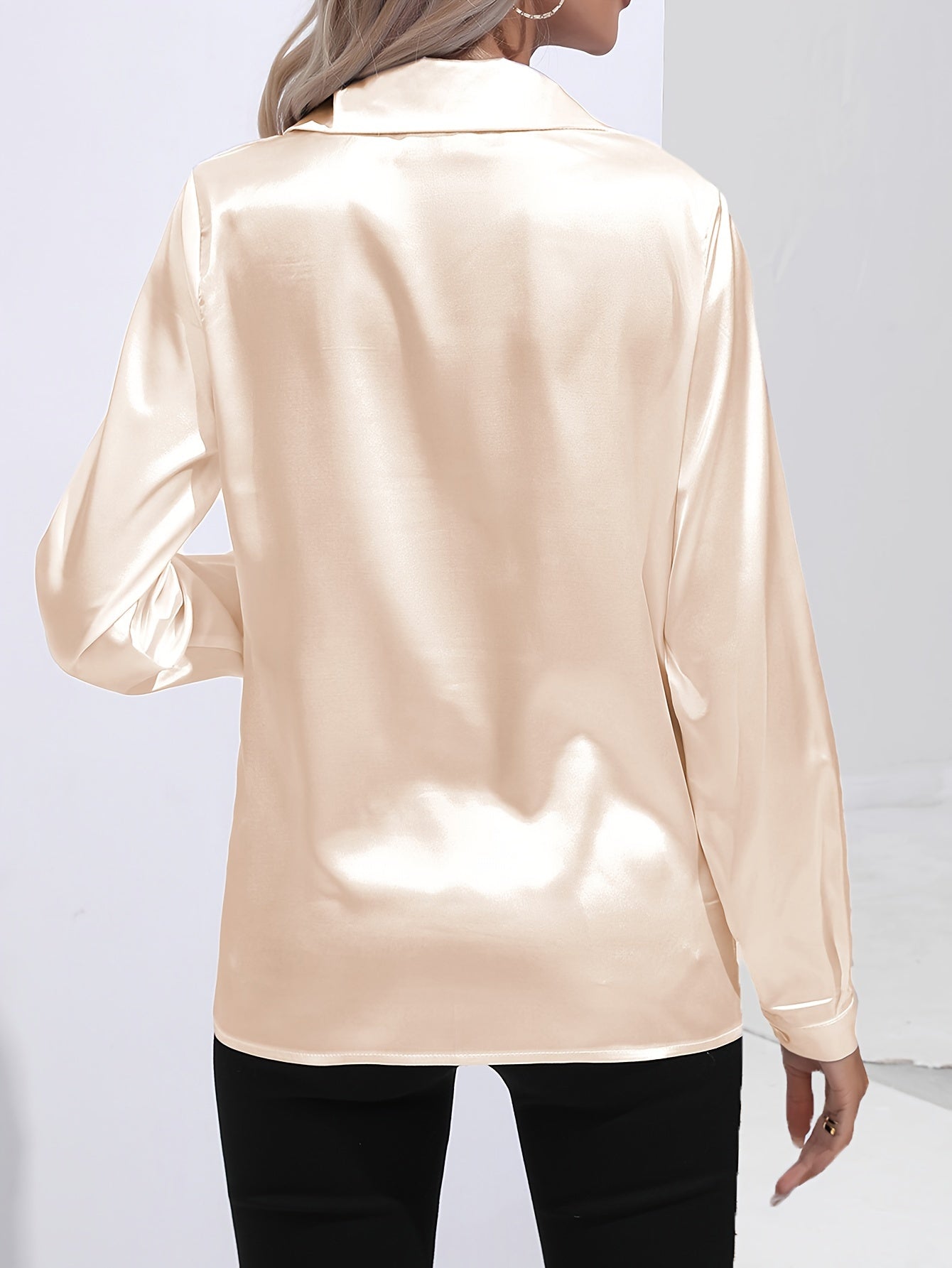 Luna - Blusa Satinada con Botones
