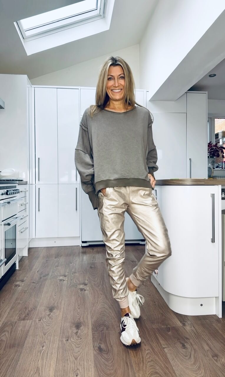 Top Casual de Cuello Redondo para Mujer + Pantalones de Cuero