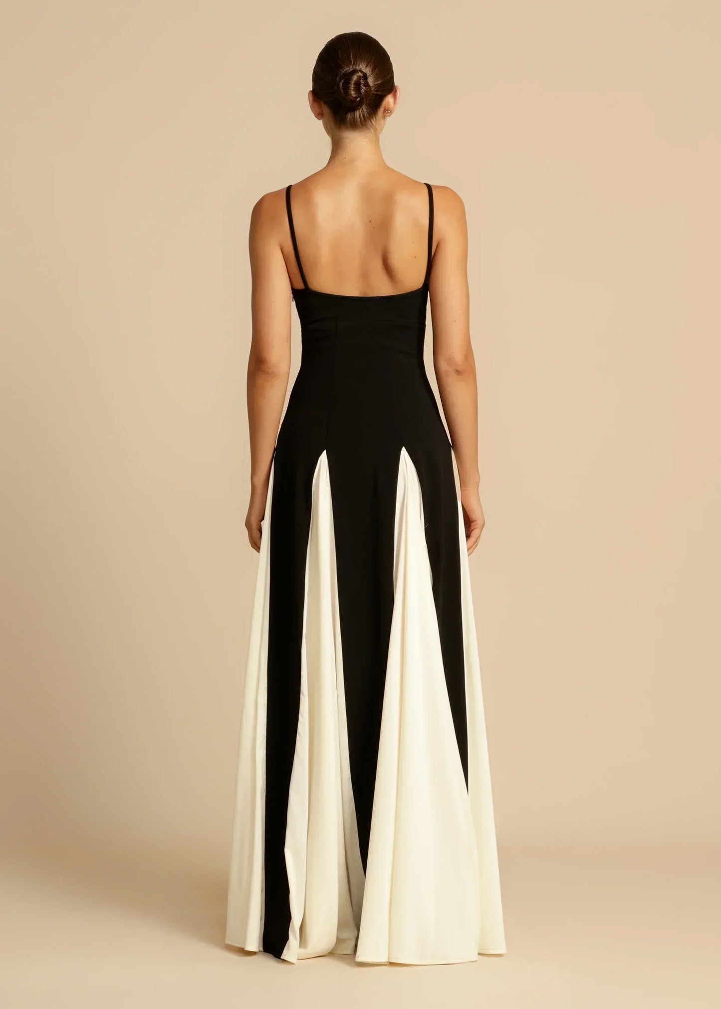 Celia | Vestido Maxi Elegante con Volantes en Contraste