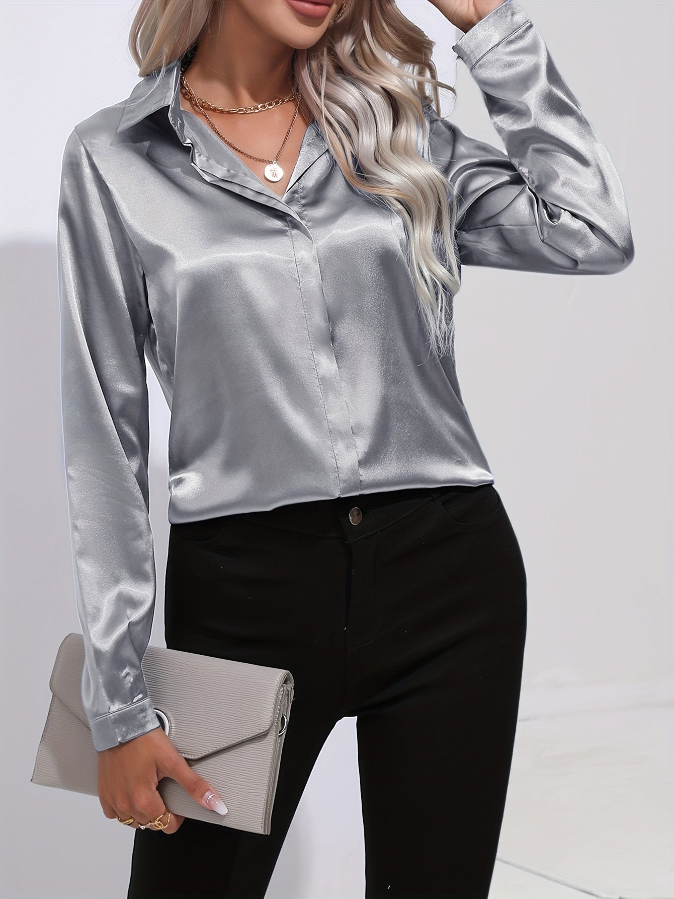 Luna - Blusa Satinada con Botones