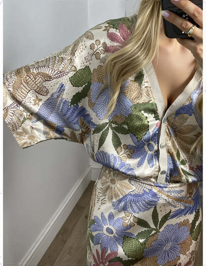 Elegante Camisa Off-shoulder de Satén con Estampado Floral