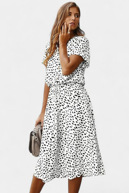 Rovena Vestido Midi de Lunares con Cuello Camisero y Cintura Ajustable
