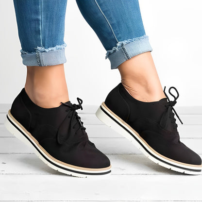 Sloane - Oxford con cordones y grabados