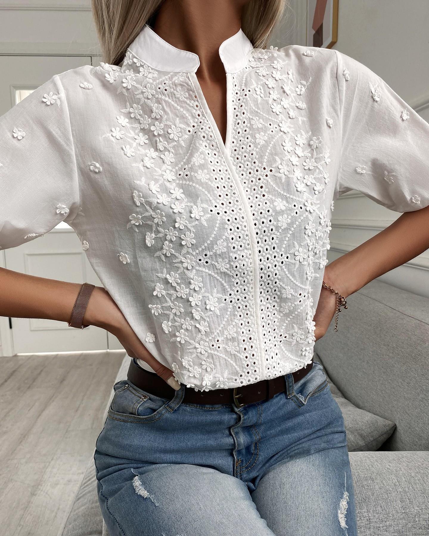 Enid | Blusa Bordada con Botones en la Parte Frontal