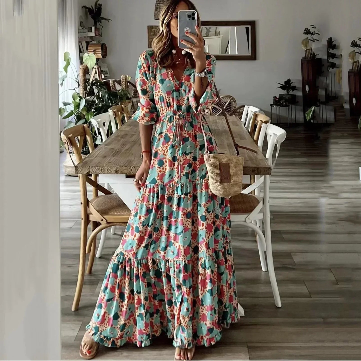 Liora | Vestido Maxi de Corte A con Estampado y Escote en V