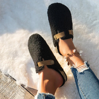 Zapatillas de Mujer Slip-On con Detalle de Hebilla y Confort Suave y Acogedor