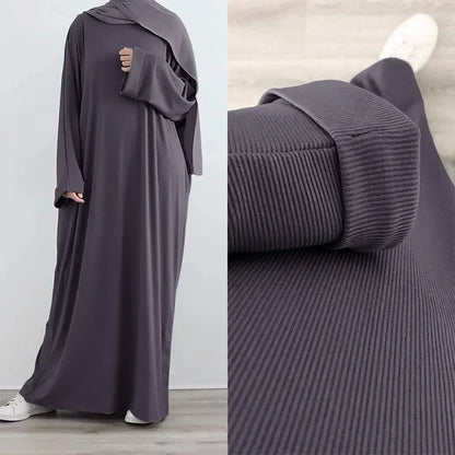 Ariane - Elegante Abaya de Punto con Cinturón y Bolsillos Laterales