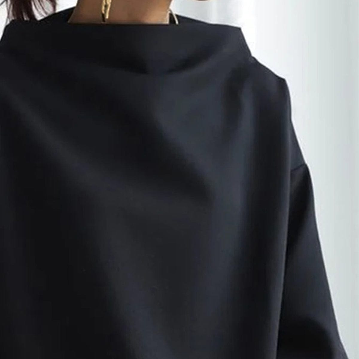 Elly | Top Casual con Cuello Alto
