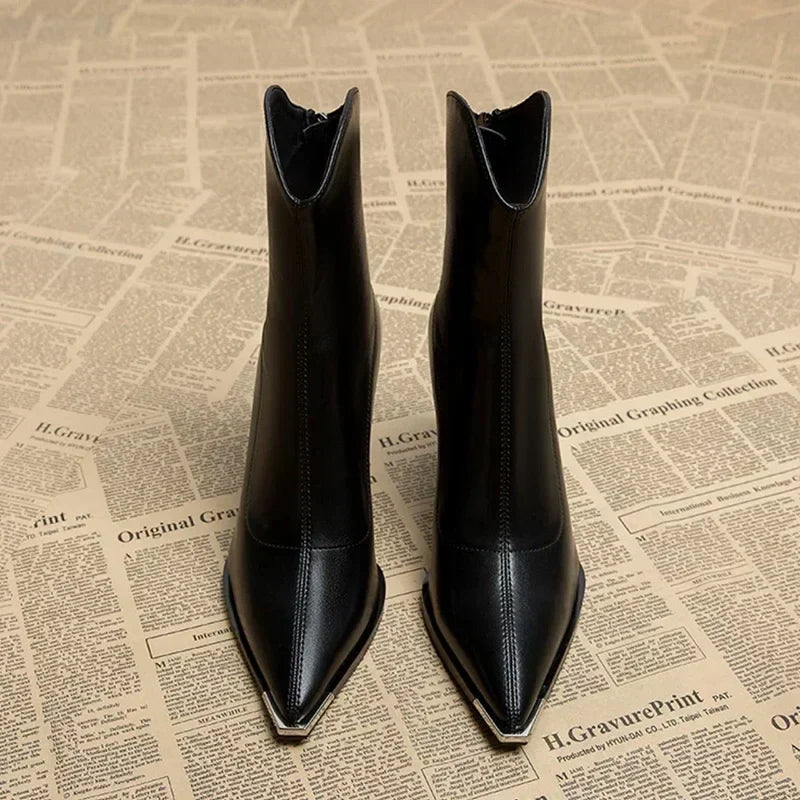 Tacones de Cuero con Corte Amplio