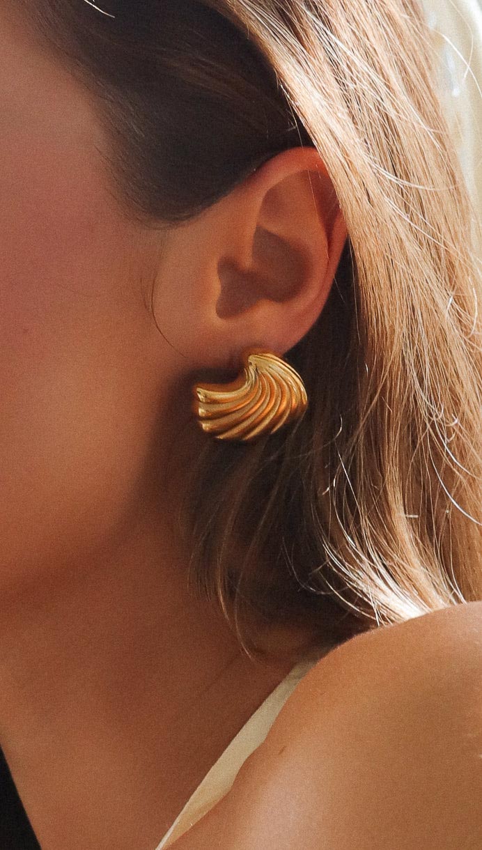 Emery | Pendientes de Concha de Oro