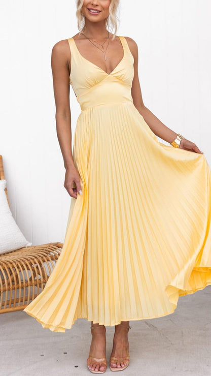 Aby™ | Vestido Maxi Amarillo con Pliegues y Escote en V