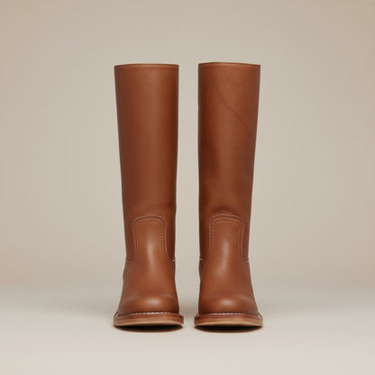 Ana – Botas Clásicas y Modernas