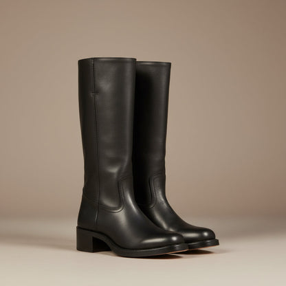 Ana – Botas Clásicas y Modernas