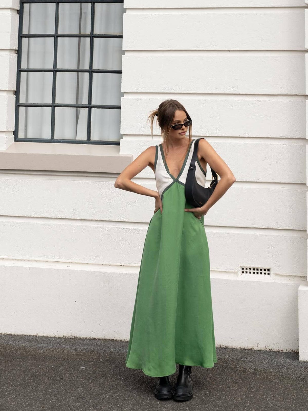 RENATA | VESTIDO DE CUELLO EN V