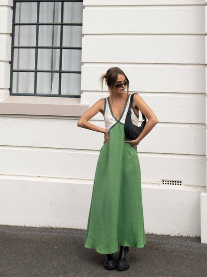 RENATA | VESTIDO DE CUELLO EN V