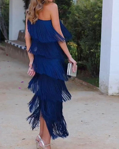 Vestido de flecos elegante Maya con hombros al aire