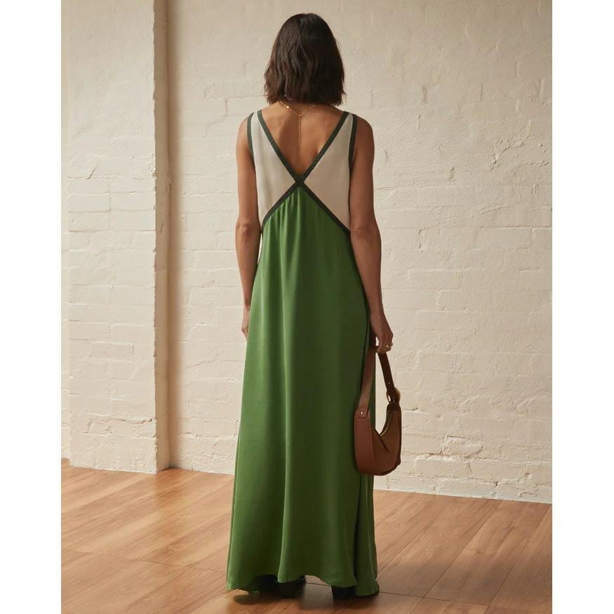 RENATA | VESTIDO CON ESCOTE EN V