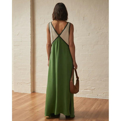 RENATA | VESTIDO CON ESCOTE EN V